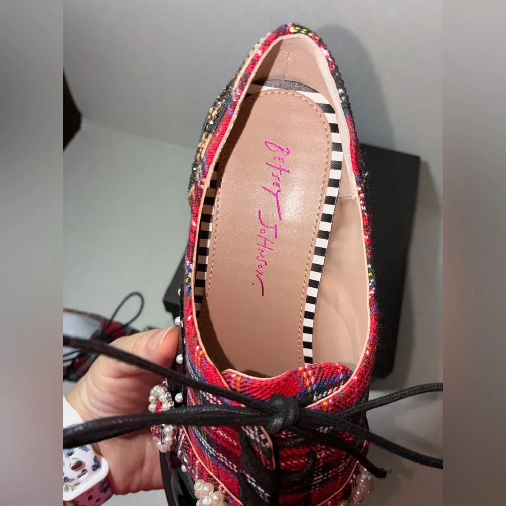 NIB Betsey Johnson Simonee Red Plaid Embellished Lace Up Oxford Loafers Size 9.5 - Picture 5 of 7
